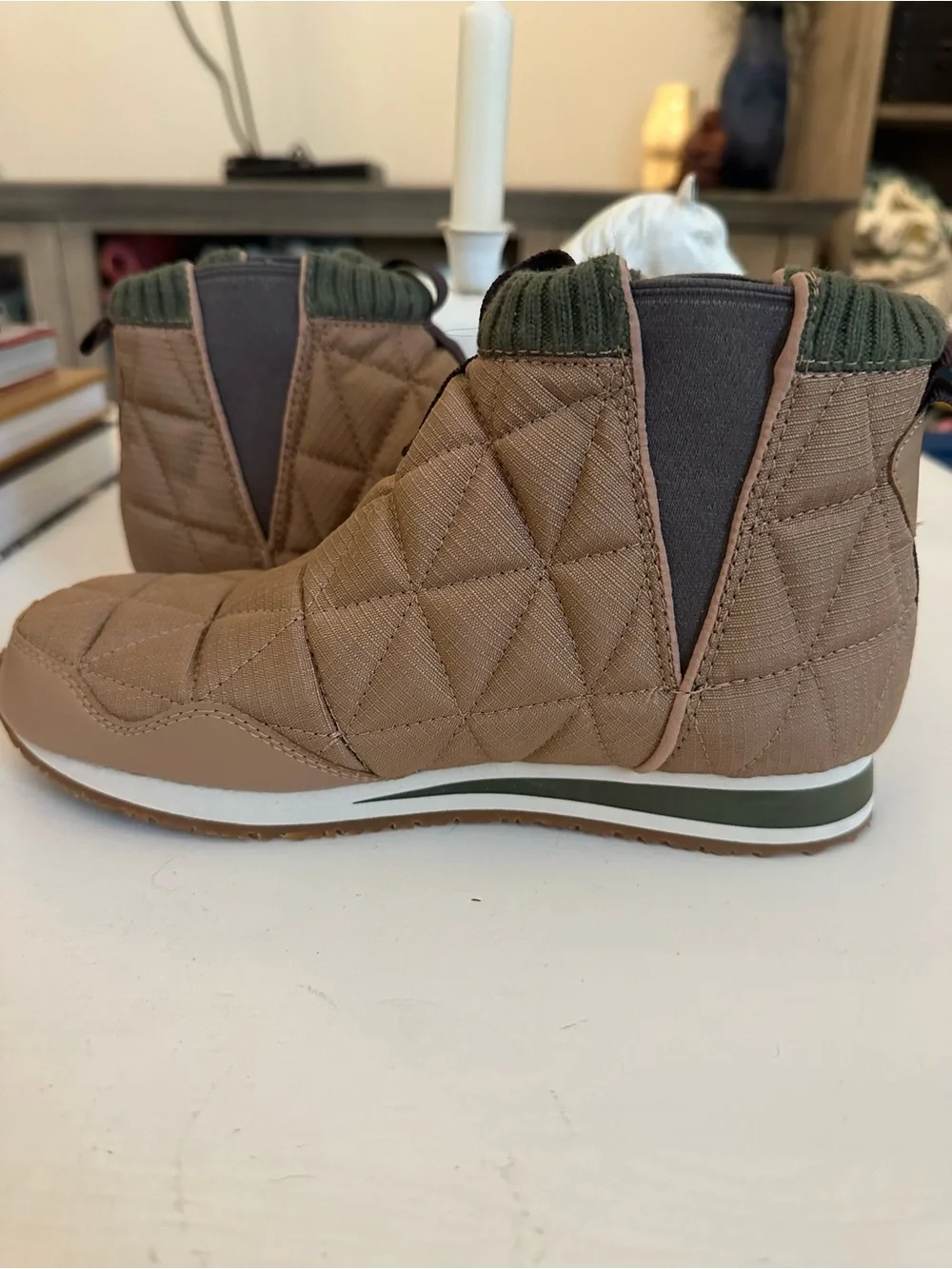 LIKE NEW Teva Women’s ReEmber Quilted Mid Ankle Boots - 7